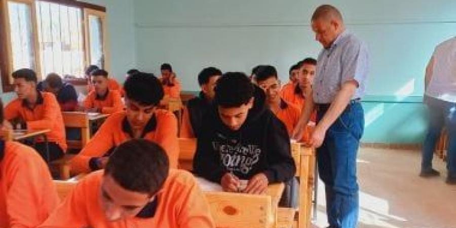 تعليم الوادى الجديد: بدء امتحانات صفوف النقل للتعليم الفنى والتربية الخاصة دون شكاوى