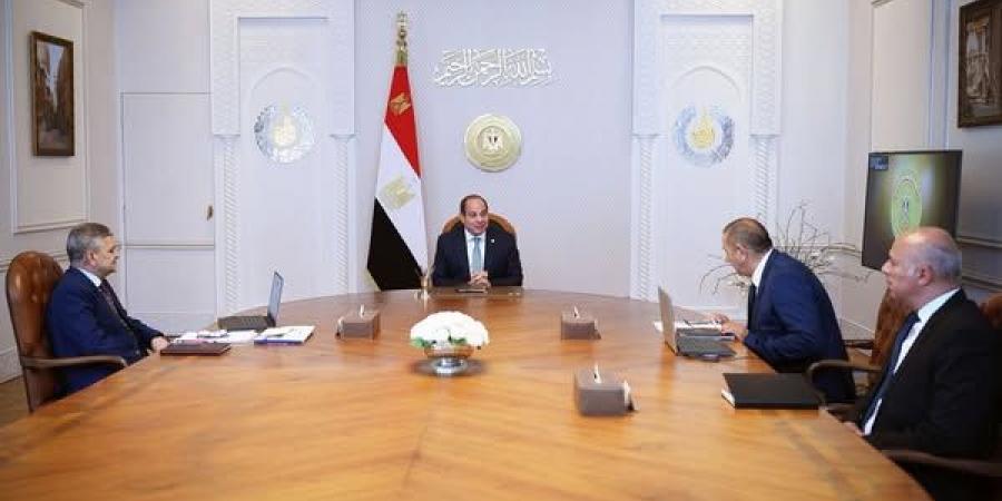 الرئيس
السيسى
يوجه
بمواصلة
تطوير
الخدمات
الملاحية
والبحرية - تكنو بلس
