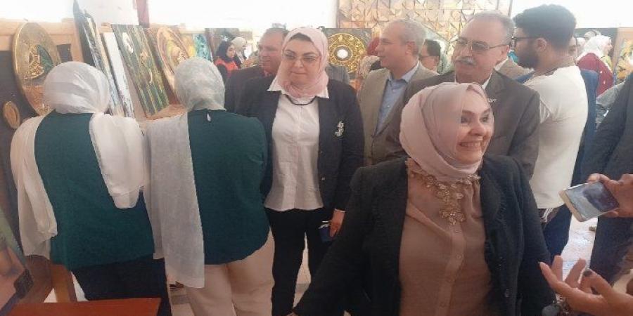 استعراضات
      مبهرة
      لإبداعات
      الطلاب
      في
      ختام
      الأنشطة
      الطلابية
      بالتربية
      النوعية
      بطنطا - تكنو بلس