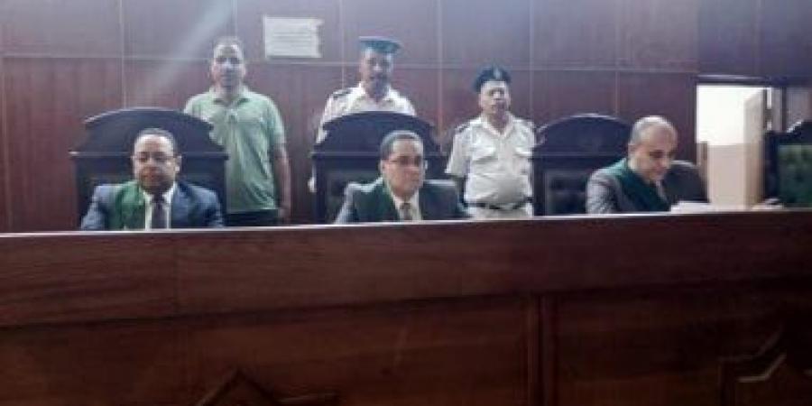 السجن المشدد 15 سنة لعامل يتاجر فى الأسلحة النارية بسوهاج