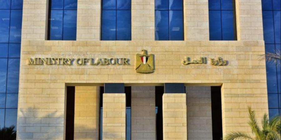 وزير العمل يعلن فرص عمل بالمقاولات فى السعودية بمرتبات تصل لـ6500 ريال شهريا - تكنو بلس