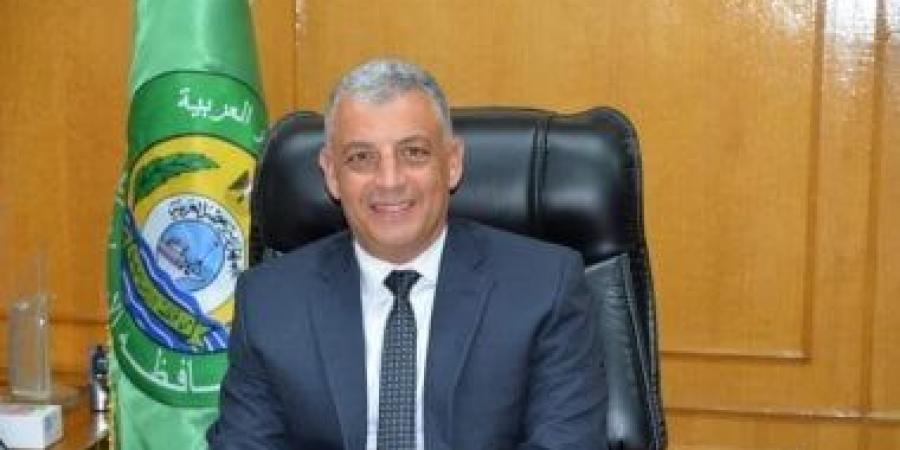 محافظ الإسماعلية يوجه مديرية الطرق والنقل بفتح محاور مرورية جديدة