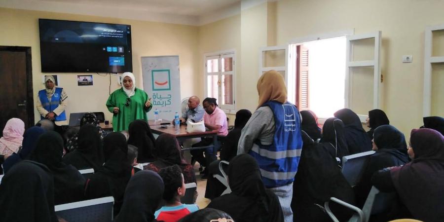 حياة كريمة.. توعية يومية في مجمع الخدمات بقرية المحاميد بحرى بالأقصر.. صور