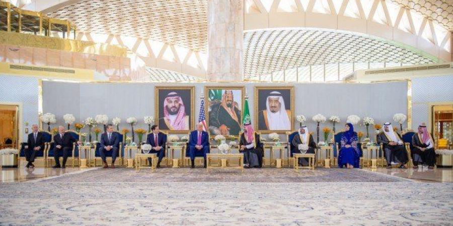 الوفد
      المرافق
      للرئيس
      الأمريكي
      بالرياض
      يعكس
      رغبة
      في
      الارتقاء
      بالشراكات
      الاقتصادية
      والاستثمارية - تكنو بلس