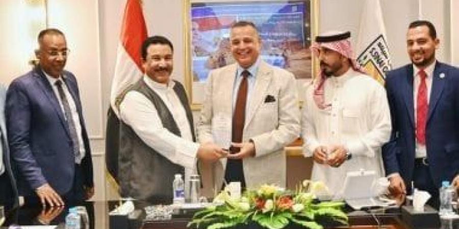 محافظ جنوب سيناء يلتقى وفد حزب الجبهة الوطنية بالمحافظة