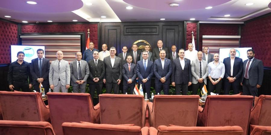 أمانة
      الصناعة
      المركزية
      بـ«مستقبل
      وطن»
      تناقش
      محاور
      منتدى
      الصناعة
      بحضور
      أمنائها
      بالمحافظات - تكنو بلس