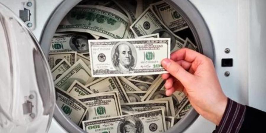 3
عناصر
إجرامية
غسلوا
280
مليون
جنيه
من
تجارة
المخدرات
..
والأمن
كشفهم - تكنو بلس