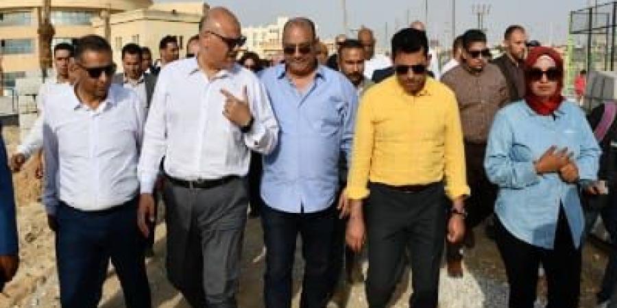 وزير
الرياضة
ومحافظ
القليوبية
يفتتاحان
الملعب
الرئيسي
بمركز
التنم - تكنو بلس