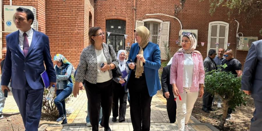 الصحة:
      وفد
      المجلس
      القومي
      لحقوق
      الإنسان
      يزور
      مستشفى
      العباسية
      للصحة
      النفسية
      ويشيد
      بالخدمات
      المقدمة - تكنو بلس