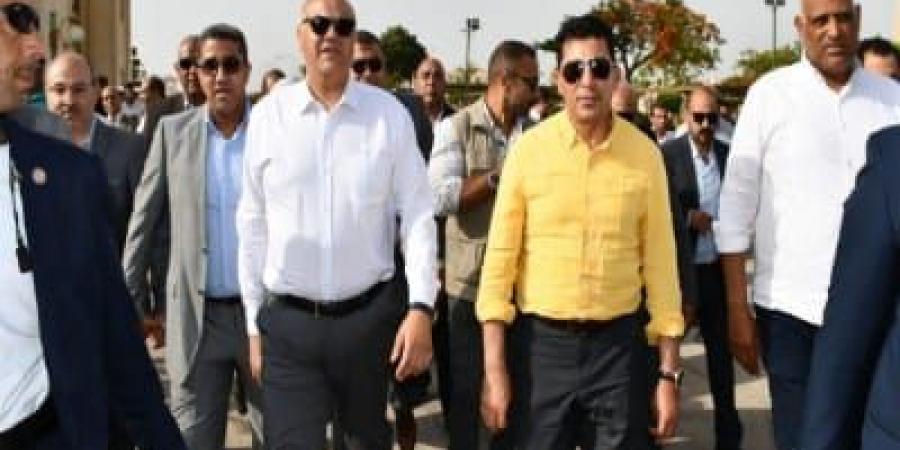 وزير
الشباب
ومحافظ
القليوبية
يفتتحان
عددًا
من
المشروعات
الرياضية - تكنو بلس