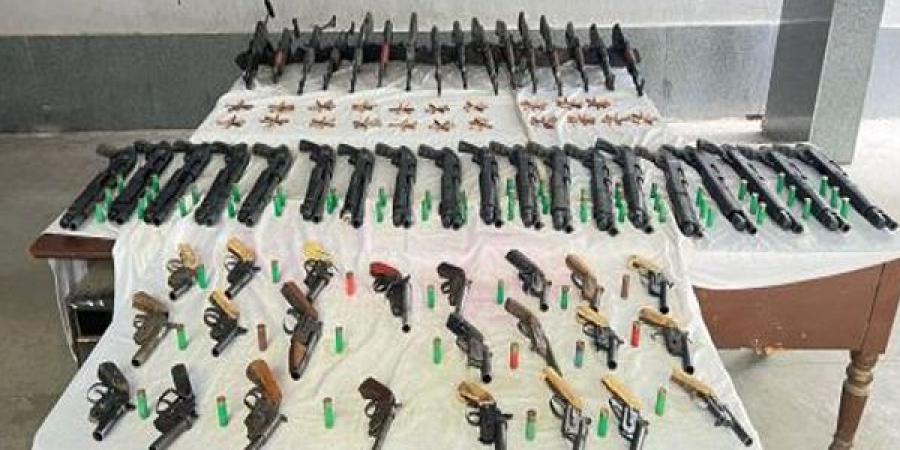 الداخلية
تضبط
معلمين
الكيف
وتجار
السلاح
في
أسوان
ودمياط - تكنو بلس
