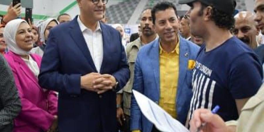 وزير
الرياضة
ومحافظ
القليوبية
يفتتحان
ملتقي
"توظيف
مصر"
بسيتي
كلب - تكنو بلس