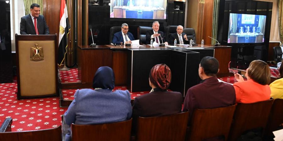الحكومة
      أمام
      البرلمان:
      «5مليون
      جنيه
      هنرفع
      بهم
      الآذان
      الموحد
      في
      موازنة
      2026» - تكنو بلس