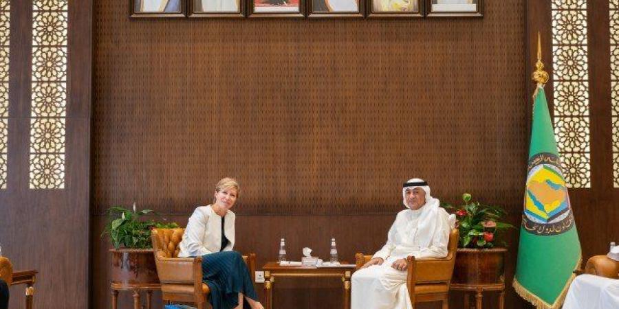 أمين
      مجلس
      التعاون
      يبحث
      مع
      مستشار
      الرئيس
      الفرنسي
      تعزيز
      العلاقات
      الخليجية
      -
      الفرنسية - تكنو بلس
