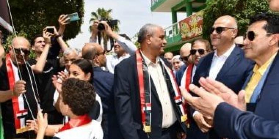 وزير الشباب ومحافظ القليوبية يفتتحان أعمال تطوير نادي بنها الرياضي