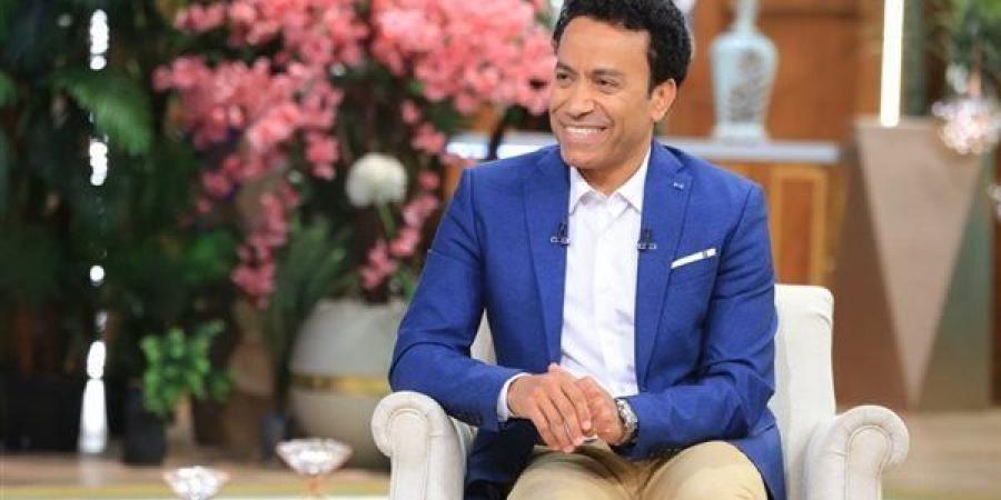 الليلة..
      سامح
      حسين
      وأسرته
      مع
      منى
      الشاذلي - تكنو بلس