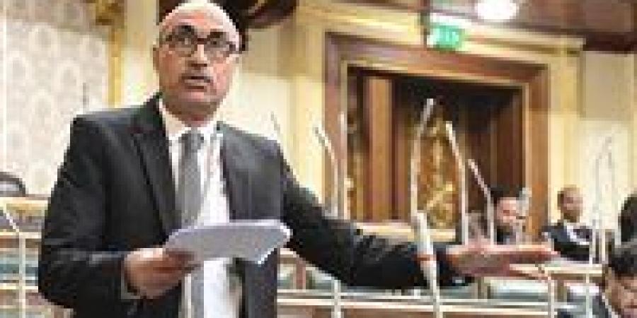 النائب
      إيهاب
      منصور
      يطالب
      بوقف
      إخلاء
      المؤسسات
      الثقافية:
      "احنا
      بلد
      حضارات
      مش
      حضانات" - تكنو بلس