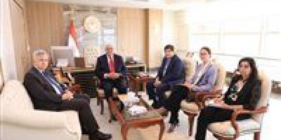 وزير
      التعليم
      العالي
      يبحث
      مع
      السفير
      الألماني
      تعزيز
      التعاون
      العلمي
      والتكنولوجي
      بين
      مصر
      وألمانيا - تكنو بلس