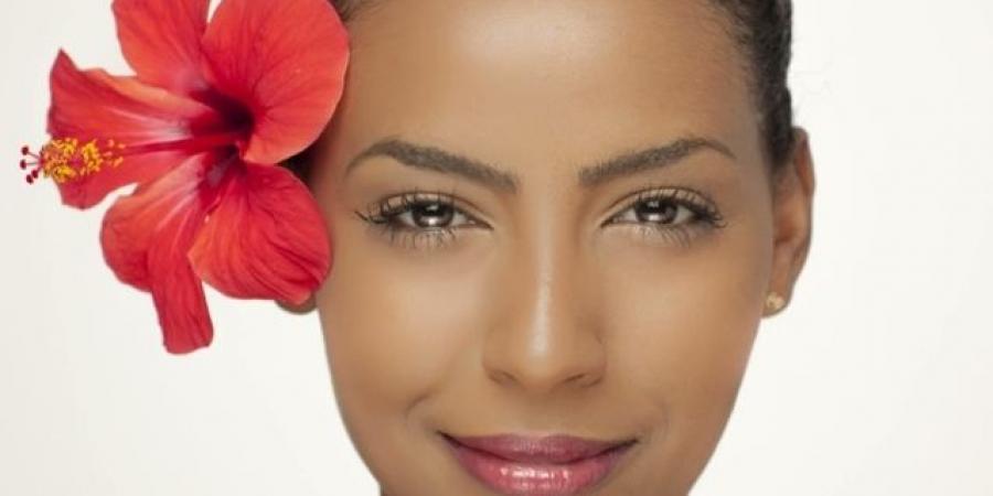 الكركديه، خيارك الأمثل لبشرة موحدة اللون - تكنو بلس