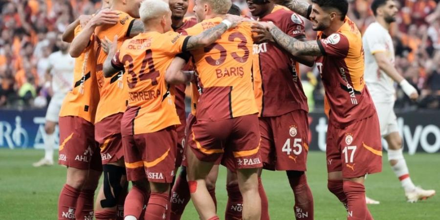غلطة سراي يتوّج بالدوري التركي أمام فنربخشه ومدربه مورينيو - تكنو بلس
