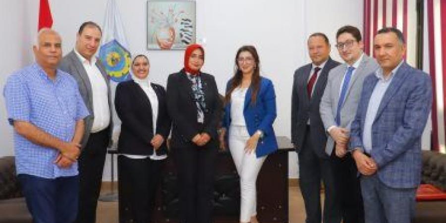 جامعة دمنهور تستقبل باحثة مغربية بجامعة القاضي عياض  لإجراء زيارة معايشة