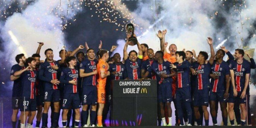 احتفال
      خاص
      للمغربي
      أشرف
      حكيمي
      بلقب
      الدوري
      الفرنسي
      مع
      باريس
      سان
      جيرمان - تكنو بلس