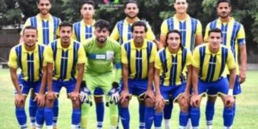 مشجع
      مصري
      رقص
      عارياً
      وفجر
      جدلاً:
      أطلب
      العفو
      من
      أسرتي - تكنو بلس