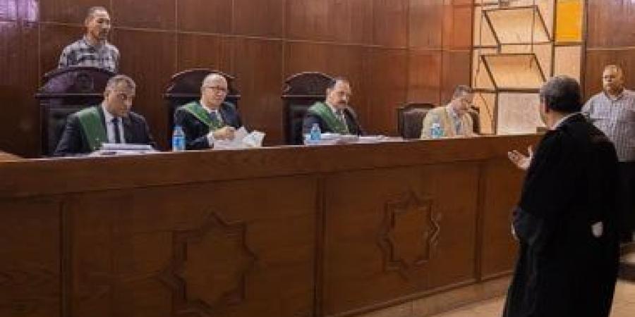 السجن المشدد 10 سنوات وغرامة 100 ألف جنيه لعاطل يتاجر فى المخدرات بسوهاج