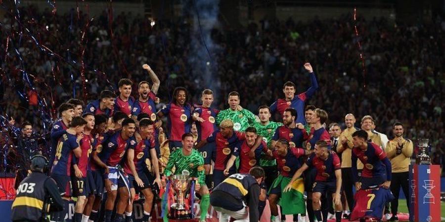 برشلونة
      يتلقى
      خسارته
      الأولى
      بالدوري
      الإسباني
      في
      ليلة
      التتويج
      «فيديو» - تكنو بلس