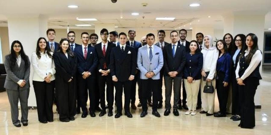 وزير
الشباب
يجتمع
بمنتسبي
برنامج
الدبلوماسية
الشبابية  - تكنو بلس