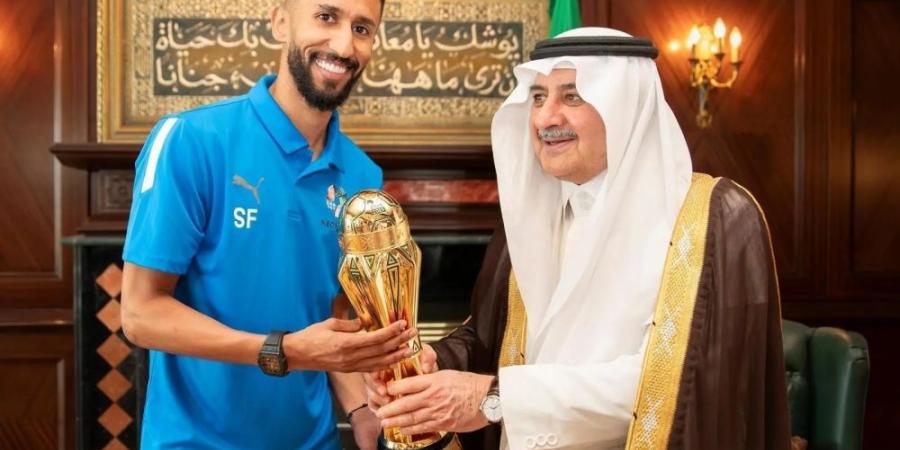 أمير تبوك يستقبل نادي نيوم بمناسبة تتويجه بلقب دوري يلو - تكنو بلس