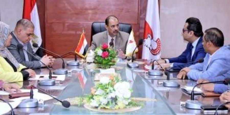 محافظ سوهاج يوجه بسرعة تشغيل المركز الطبى بحى الكوثر ودعم مستشفيات التكامل