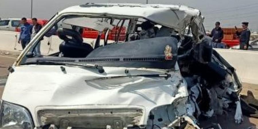 إصابة 7 أشخاص إثر انقلاب ميكروباص بالطريق الإقليمى