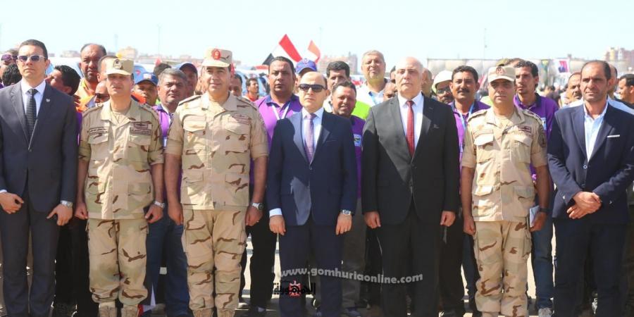 محافظ
كفرالشيخ
وقائد
الدفاع
الشعبي
يشهدان
اصطفاف
معدات
الطوارئ - تكنو بلس