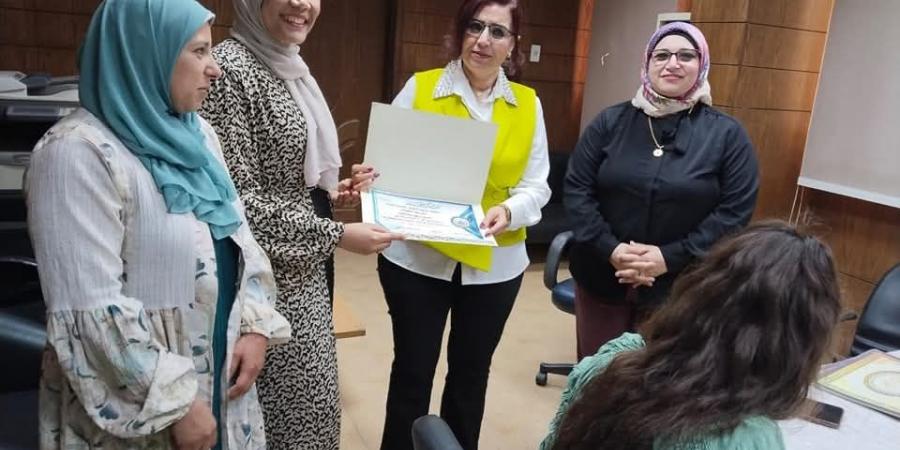  الطب
الوقائي
بالمنيا
يكرم
المتميزين
فى
ترصد
الأمراض
المعدية  - تكنو بلس