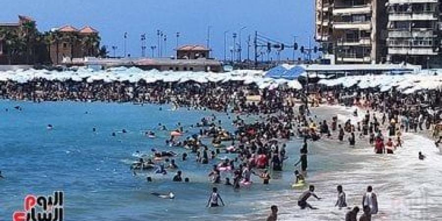 الجو حلو والبحر فى انتظارك.. الإسكندرية تستقبل زوارها بطقس ربيعى معتدل غدا