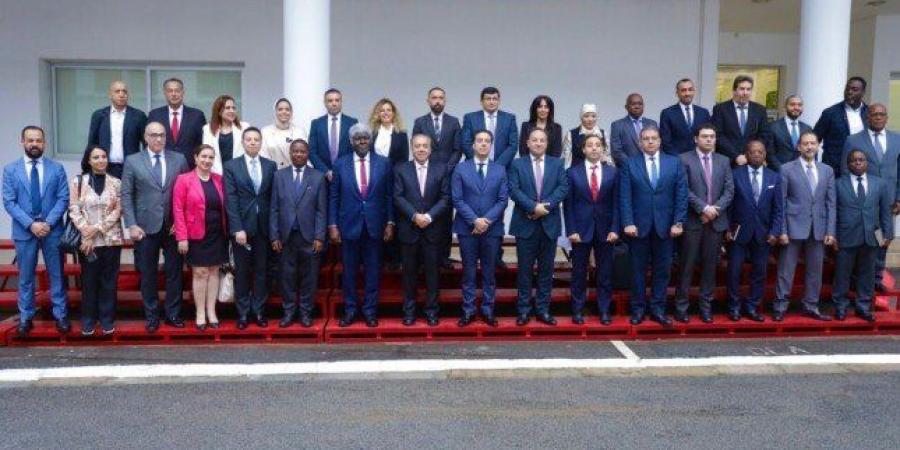 رئيس
      وزراء
      كوت
      ديفوار
      يستقبل
      وفد
      اتحاد
      الصناعات
      المصرية
      برئاسة
      شريف
      الجبلى - تكنو بلس