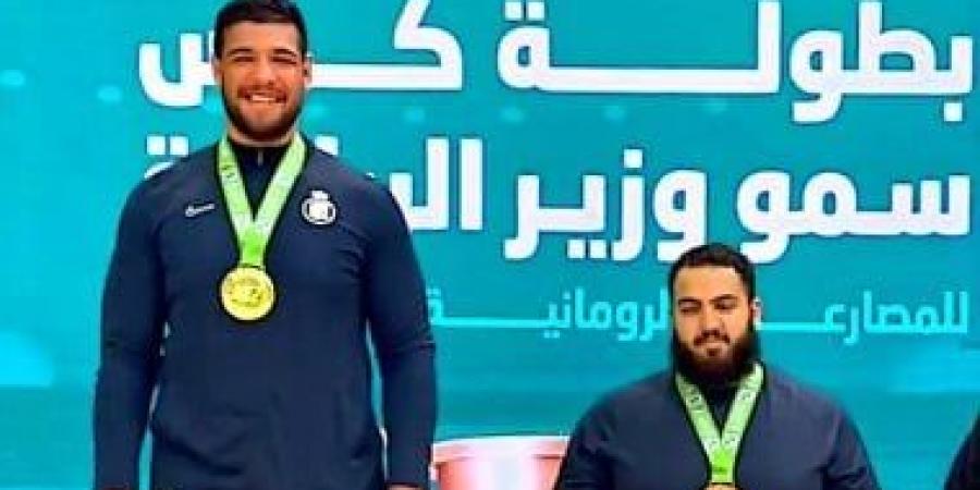 وكيل الرياضة تهنئ البطل عبد اللطيف منيع لفوزه ببطولة المصارعة الرومانية بالسعودية