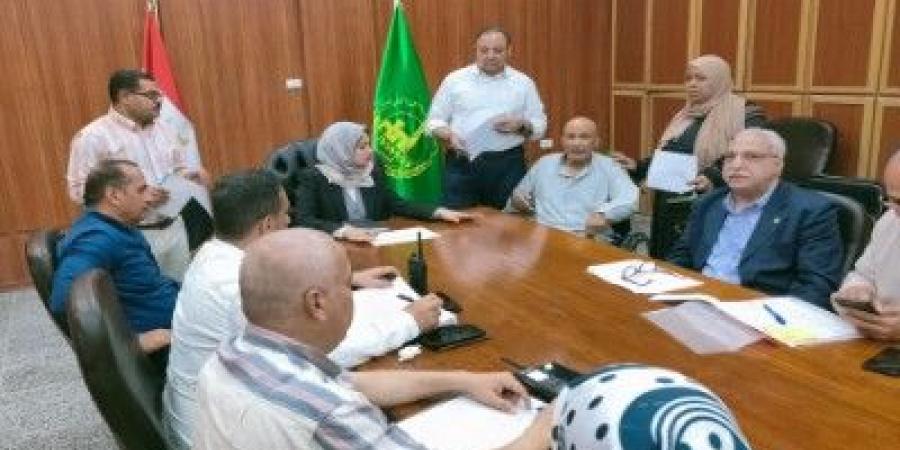 نائبة
محافظ
القليوبية
تلبي
احتياجات
عددا
من
المواطنين
بمدن
بنها
و - تكنو بلس