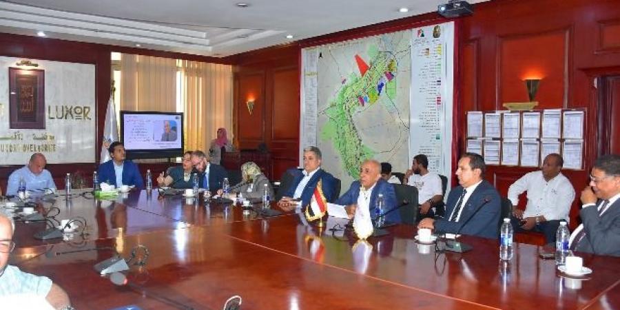 محافظ
الأقصر
يتابع
انشطة
مشروع
الدعم
الفني
لوزارة
التنمية - تكنو بلس