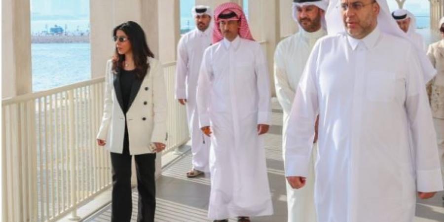 وزيرة
      الأشغال
      الكويتية
      تزور
      ميناء
      حمد
      ومحطة
      السفن
      السياحية
      في
      قطر - تكنو بلس