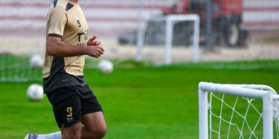 ناصر
منسي
وبنتايج
يشاركان
في
جزء
من
تدريبات
الزمالك  - تكنو بلس