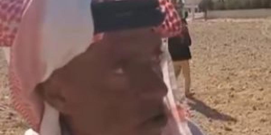 بالفيديو
      ..
      الأغوار
      الشمالية
      ..
      مزارع
      يستعين
      بـ
      "صهاريج
      مياه"
      لري
      المزروعات - تكنو بلس
