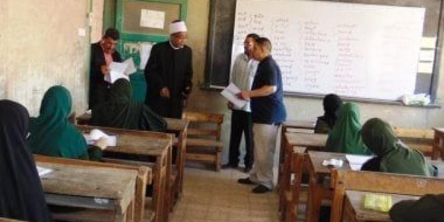 متابعات ميدانية مكثفة من وكيل قطاع المعاهد لامتحانات الثانوية الأزهرية بسوهاج