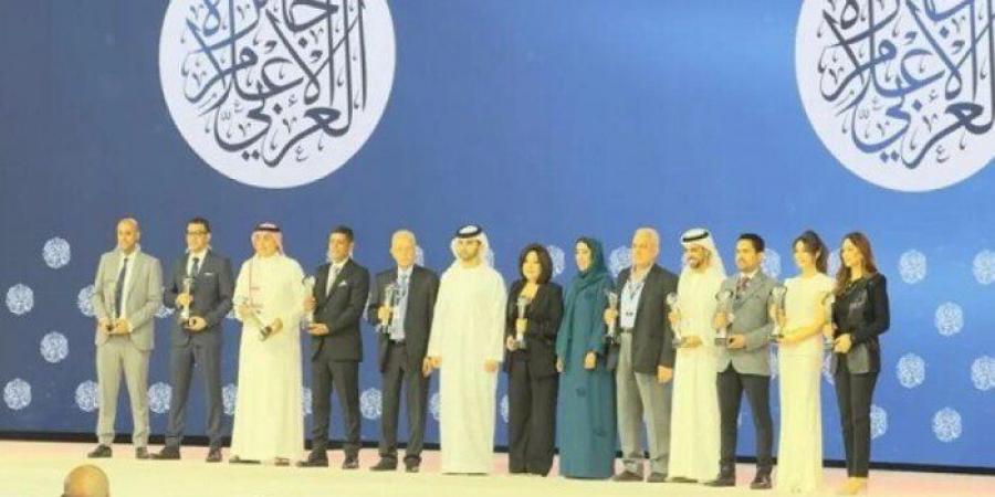 «مصطفى
      بكري»
      يهنئ
      «الأهرام
      العربي»
      لفوزها
      بجائزة
      الصحافة
      العربية
      للمرة
      الخامسة - تكنو بلس