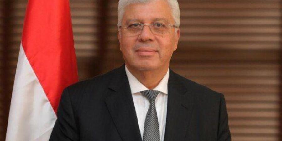 «عاشور»:
      الإعلام
      الوطني
      شريك
      رئيسي
      في
      دعم
      قضايا
      التعليم
      والبحث
      العلمي
      وتشكيل
      الوعي
      العام - تكنو بلس