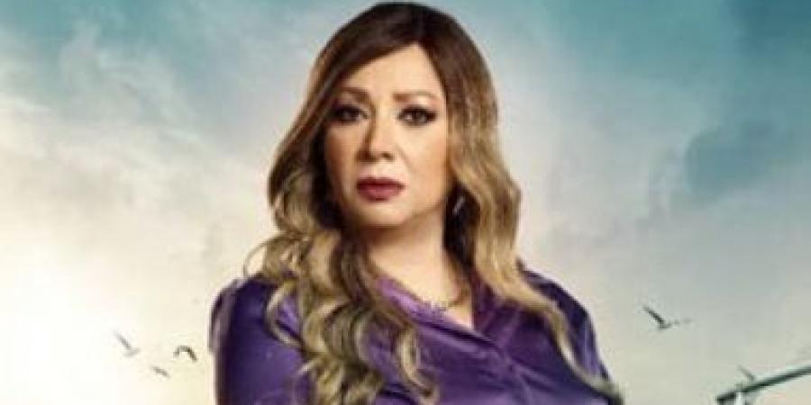 الفنانة
انتصار
تداعب
حضور
حفل
توزيع
جوائز
الدراما:
التصفيق
بعافية
شوية - تكنو بلس
