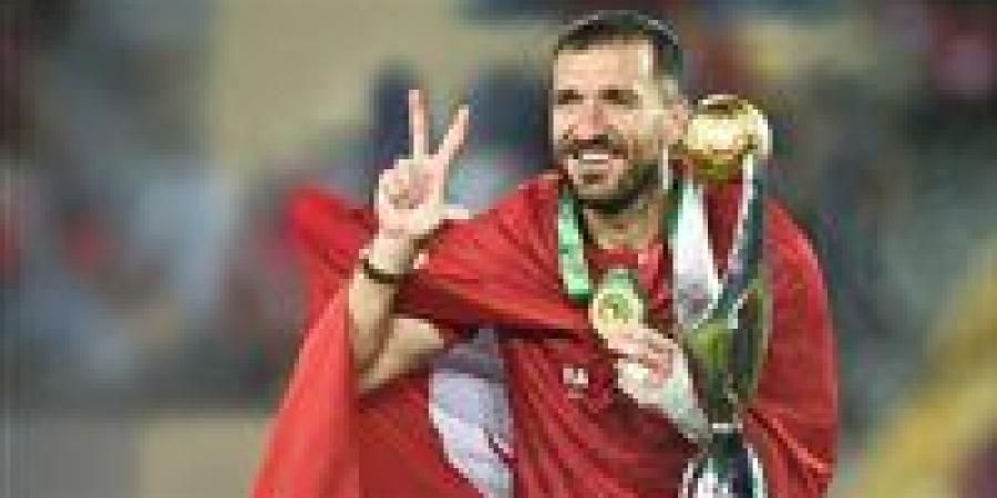الأهلي
      يشكر
      علي
      معلول
      ويثمن
      كل
      ما
      قدمه
      للنادي - تكنو بلس