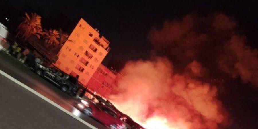 بالفيديو..
      حريق
      هائل
      في
      سوق
      السيراميك
      بمؤسسة
      الزكاة
      في
      المرج - تكنو بلس