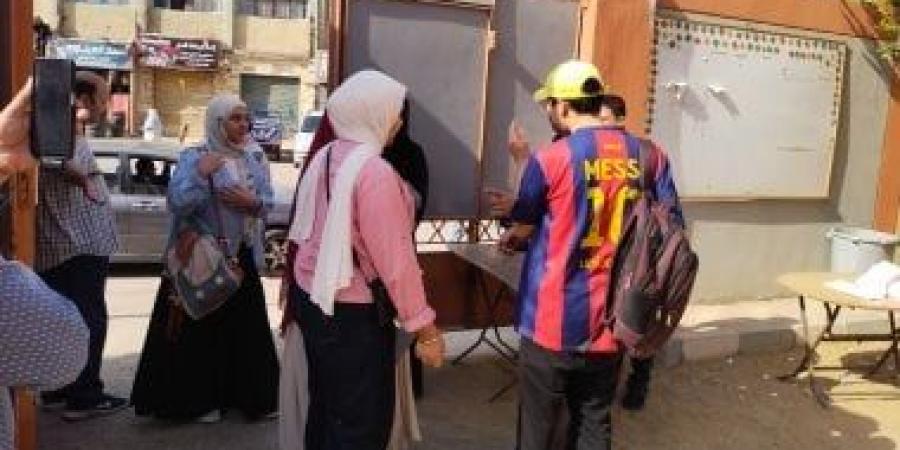 طلاب الشهادة الإعدادية بالقليوبية يؤدون امتحاني الجبر والدراسات الاجتماعية